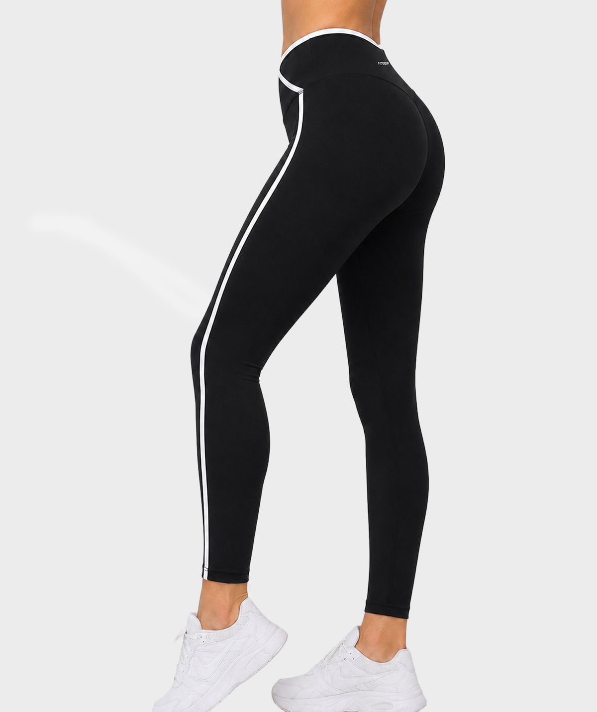 983